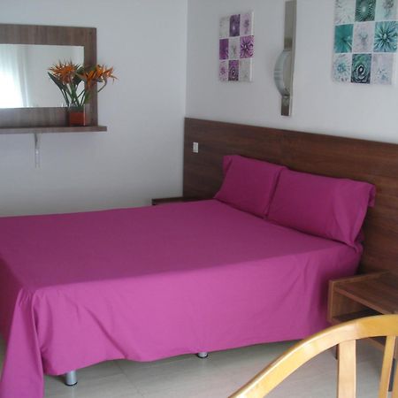 Hostal Margarita Pineda de Mar Room photo