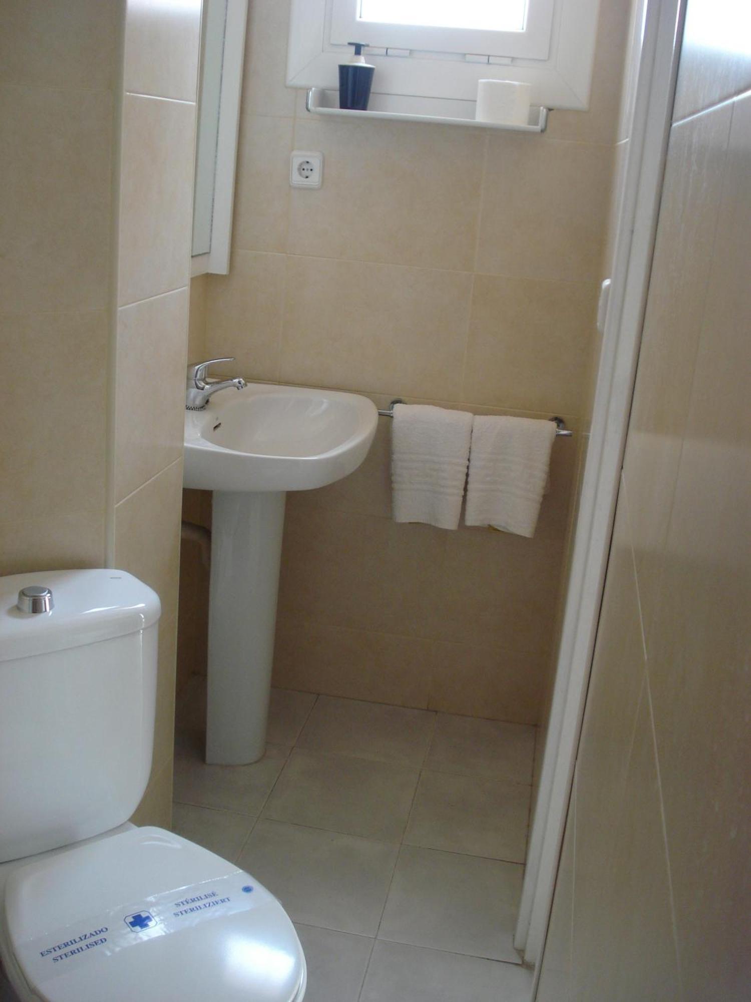 Hostal Margarita Pineda de Mar Room photo
