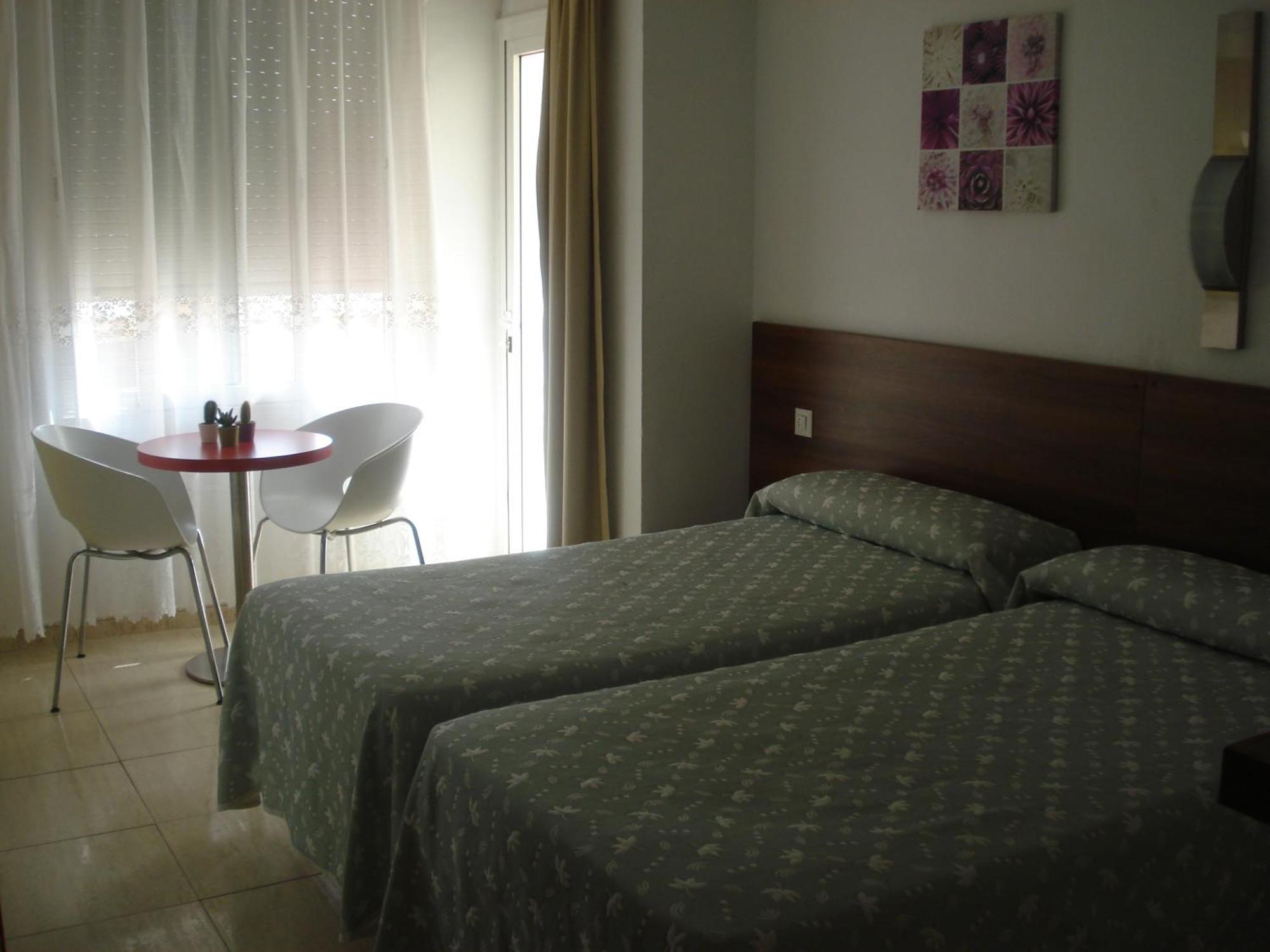 Hostal Margarita Pineda de Mar Room photo
